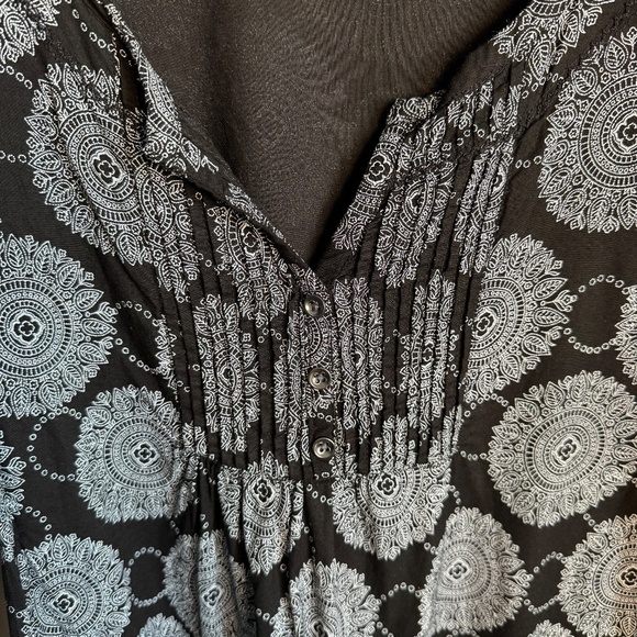 Faded Glory Women's Rayon 3/4 Sleeve 1/4 Button V-Neck Geometric Print Blouse L - Picture 4 of 14